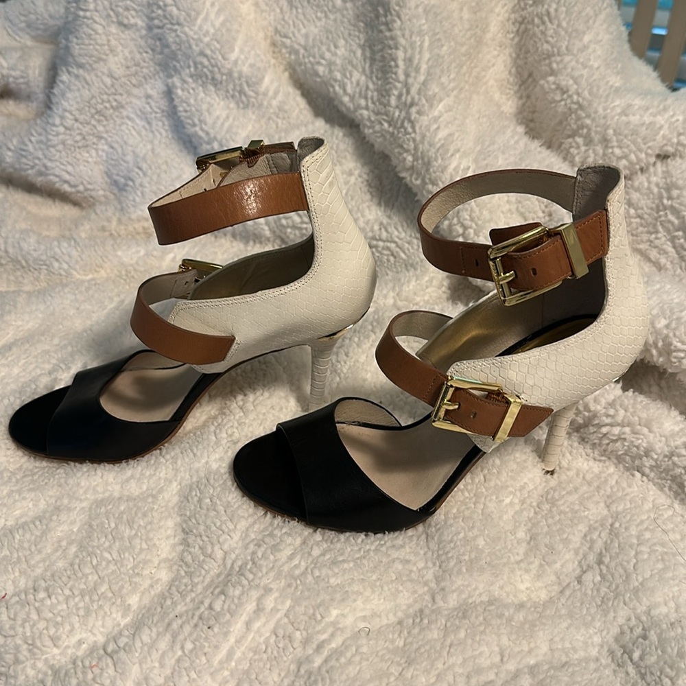 Michael Kors Heels 3inch - Picture 3 of 8